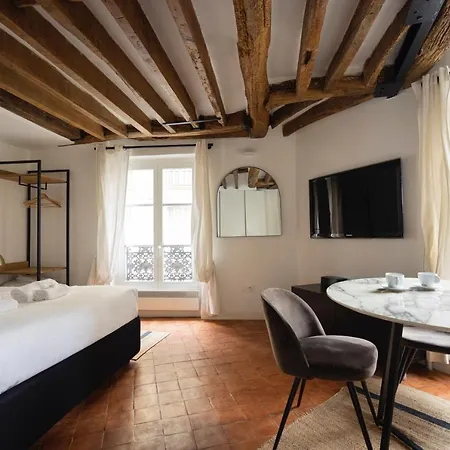 Conde Chic Apartment Paris